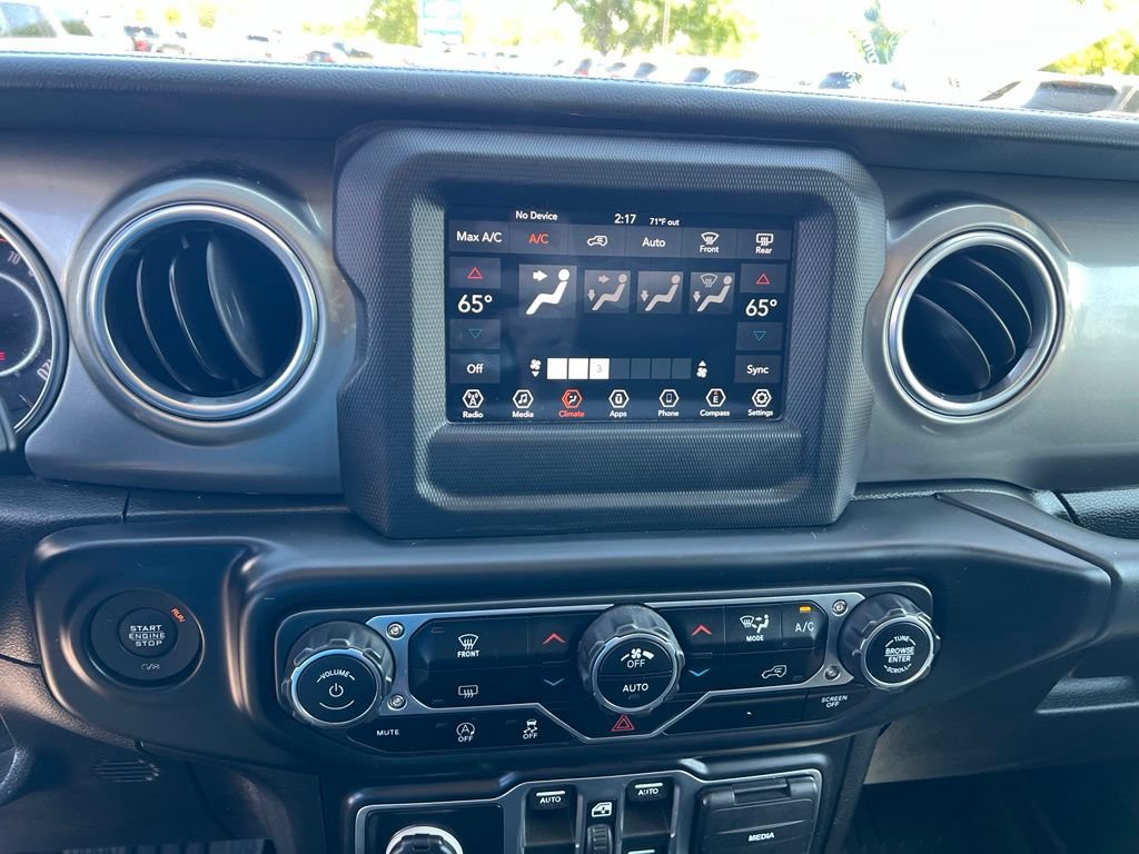 Used 2019 Jeep Wrangler Unlimited Sahara AWD/4WD image 31