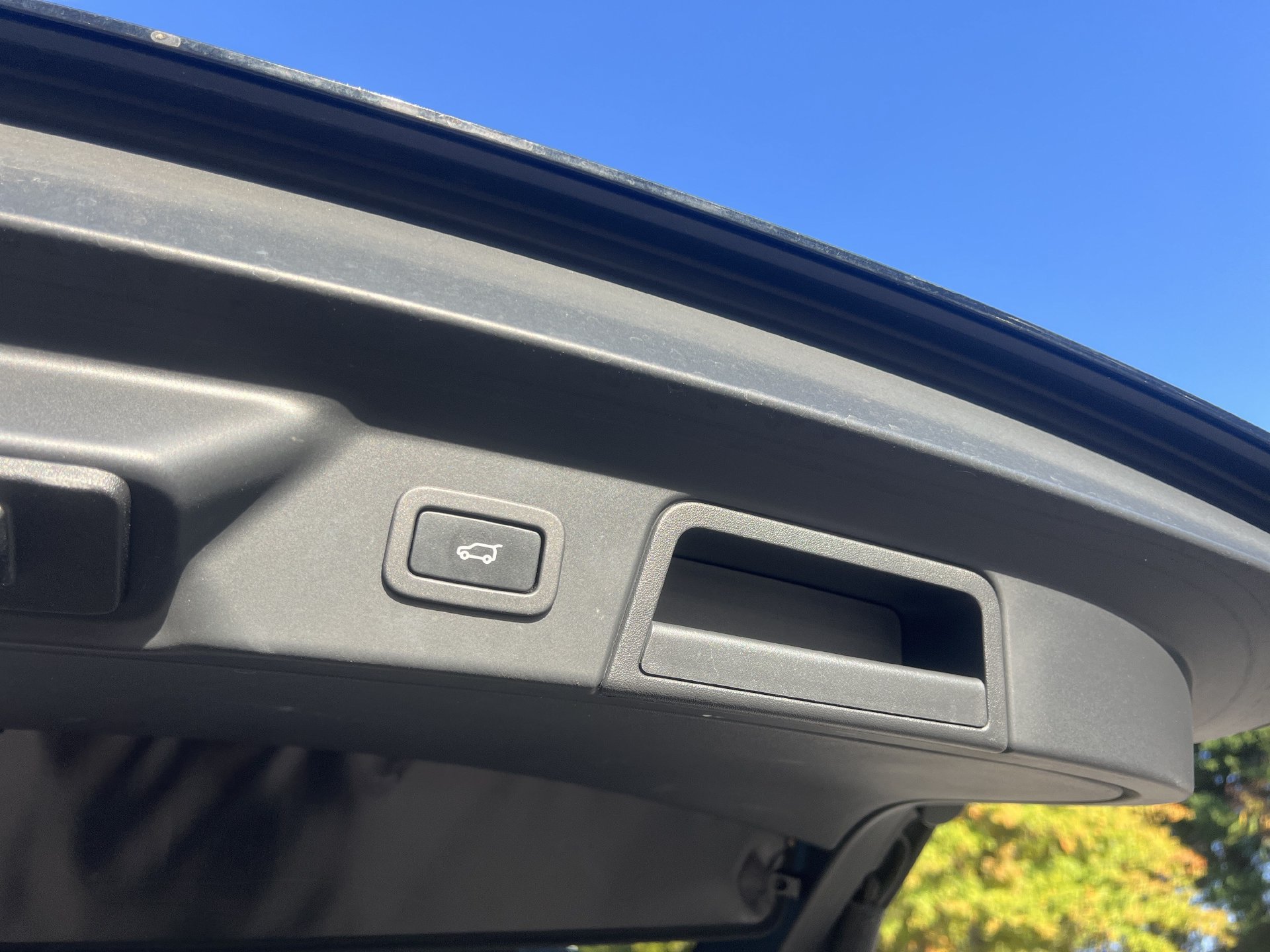 Used 2019 Land Rover Range Rover Velar S AWD/4WD image 21