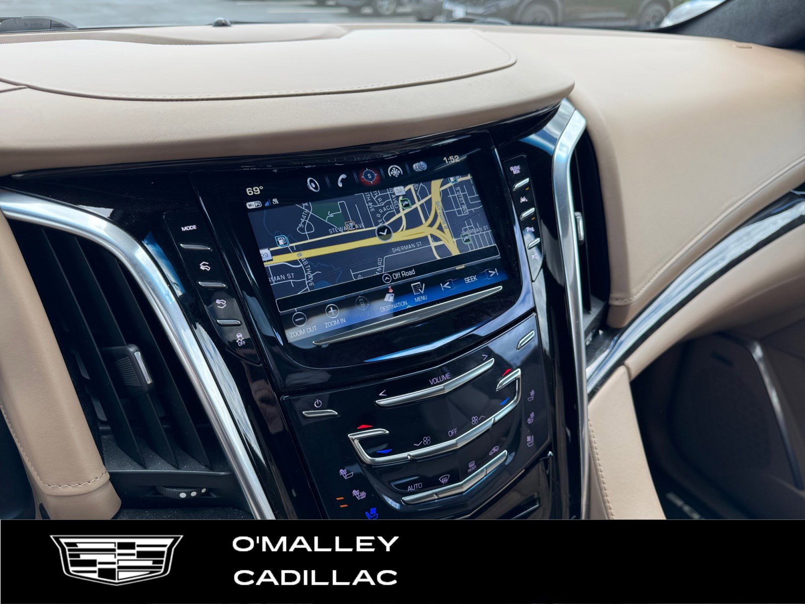 Used 2019 Cadillac Escalade ESV Platinum AWD/4WD image 20