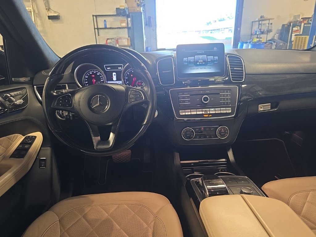 Used 2017 Mercedes-Benz GLS 550 4MATIC image 4