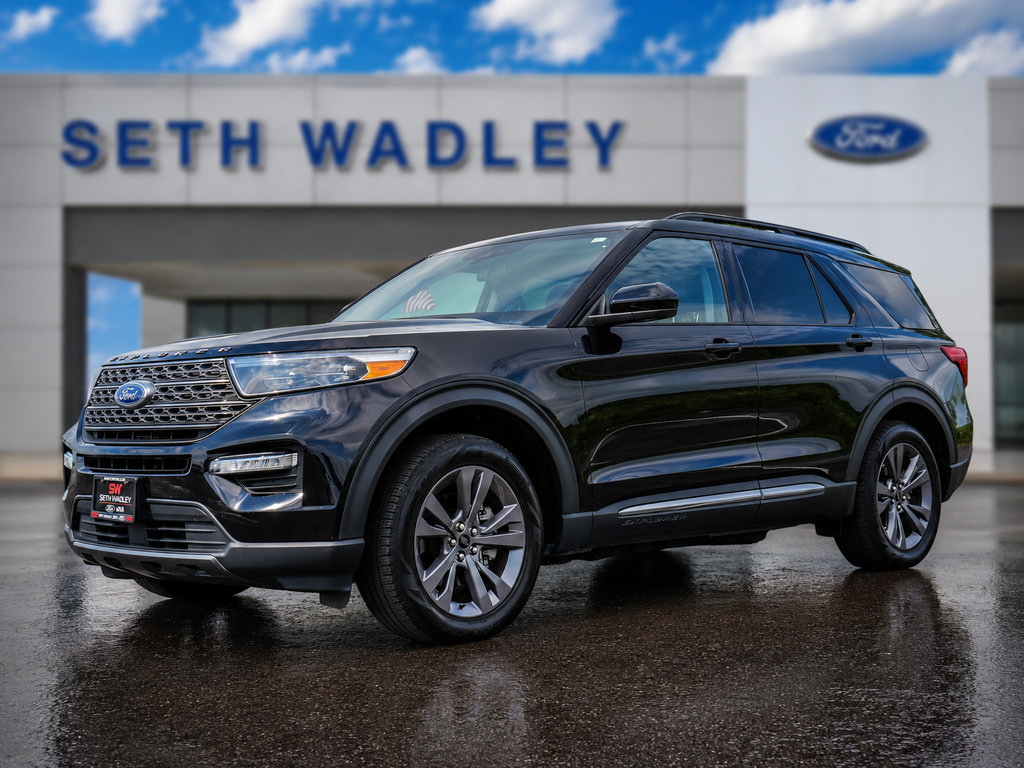 Used 2022 Ford Explorer XLT w/ Equipment Group 202A RWD image 3