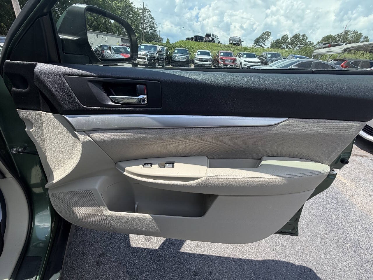 Used 2014 Subaru Outback 2.5i Premium AWD/4WD image 17