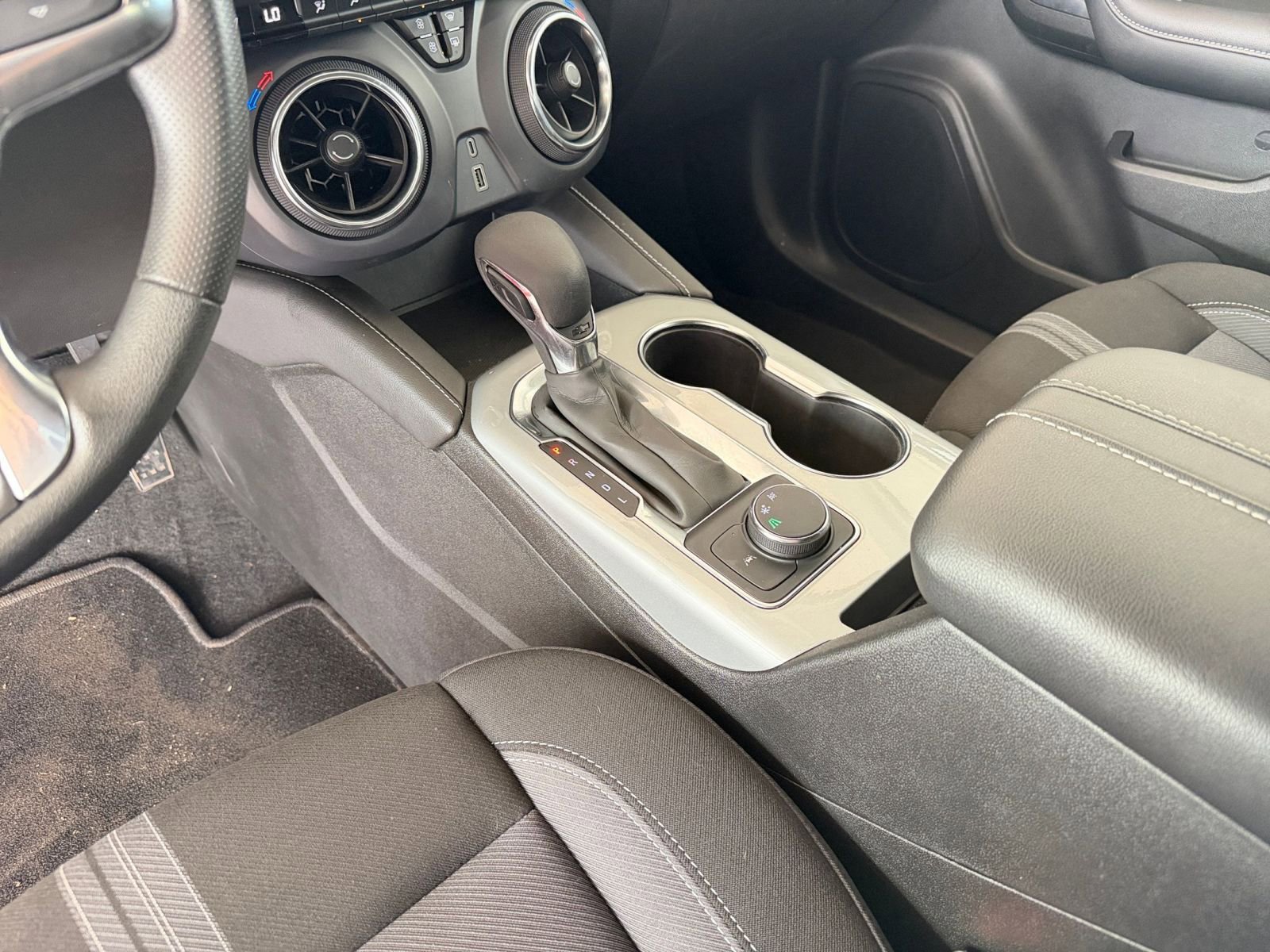 Used 2025 Chevrolet Blazer LT image 42