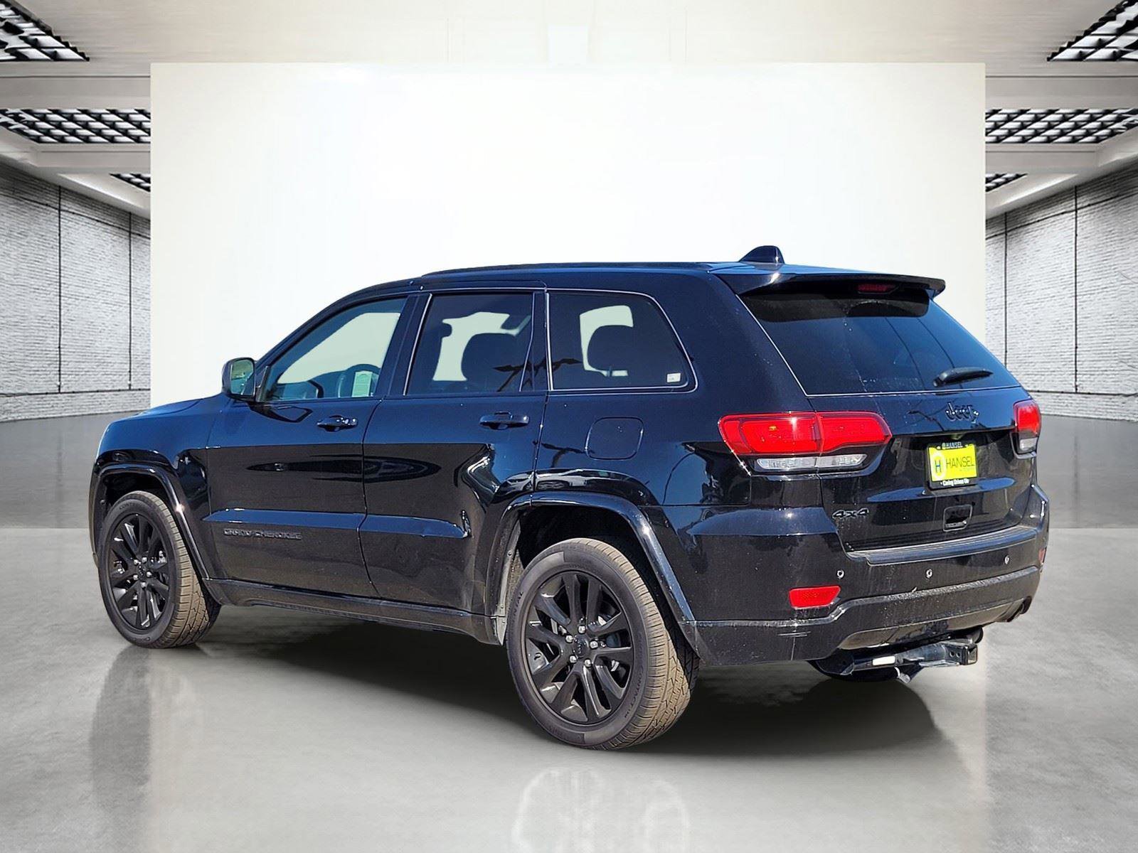Used 2019 Jeep Grand Cherokee Altitude image 9