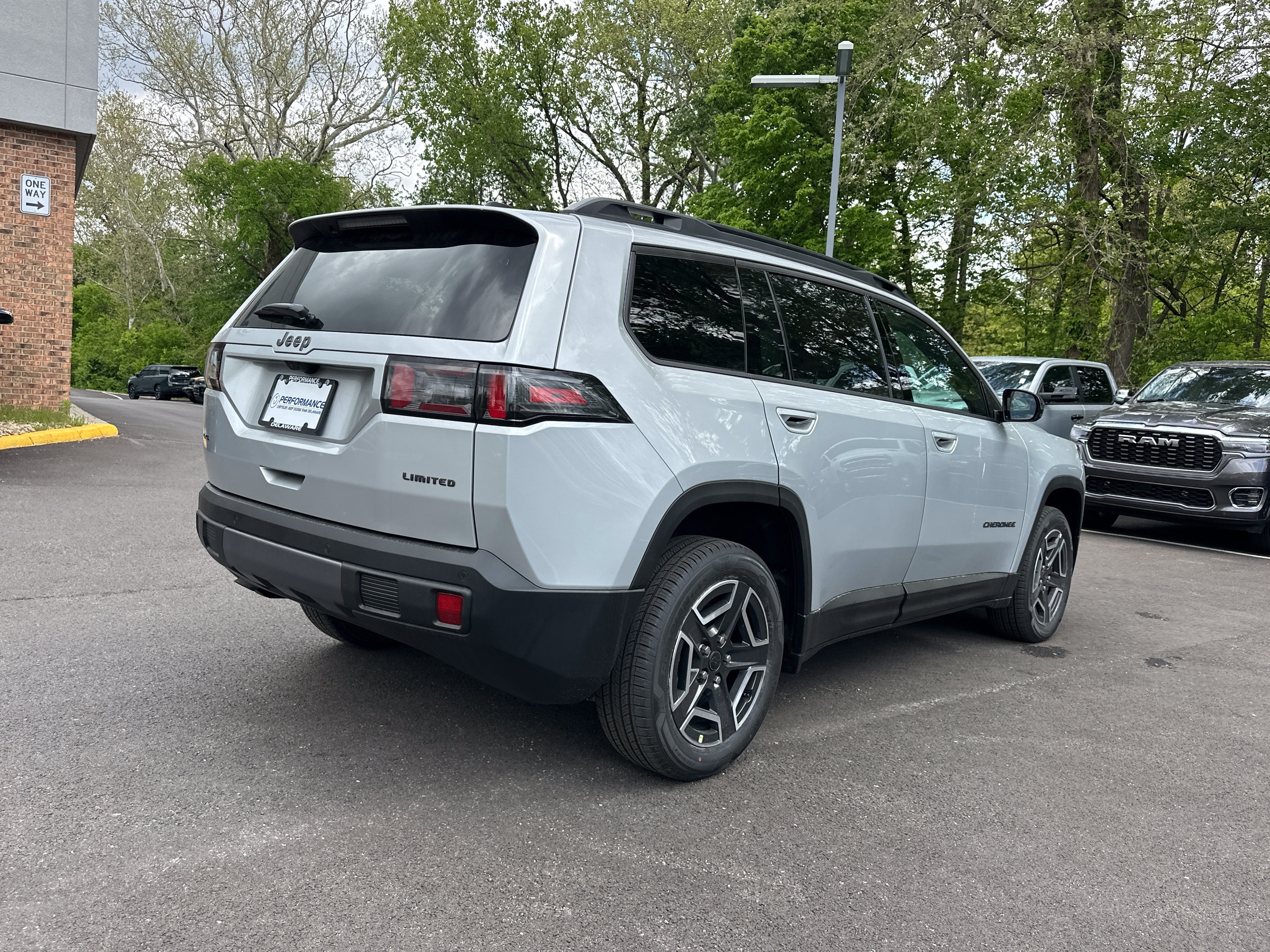 New 2026 Jeep Cherokee Limited AWD/4WD image 17