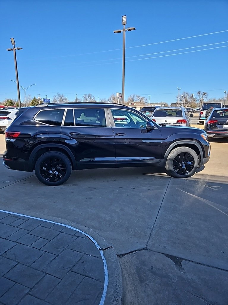 New 2026 Volkswagen Atlas SE image 4
