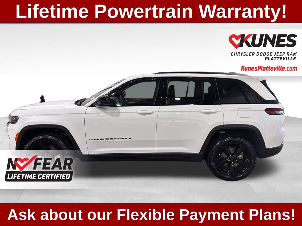 Used 2025 Jeep Grand Cherokee Limited w/ Black Appearance Package image 7