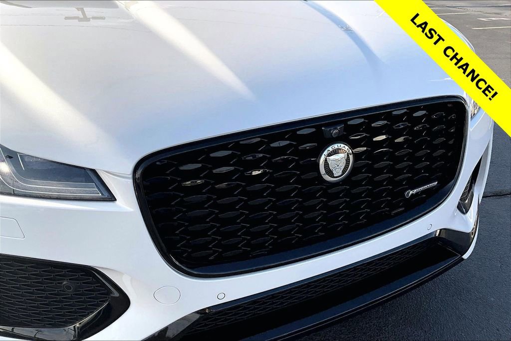 Used 2025 Jaguar F-PACE R-Dynamic S image 28