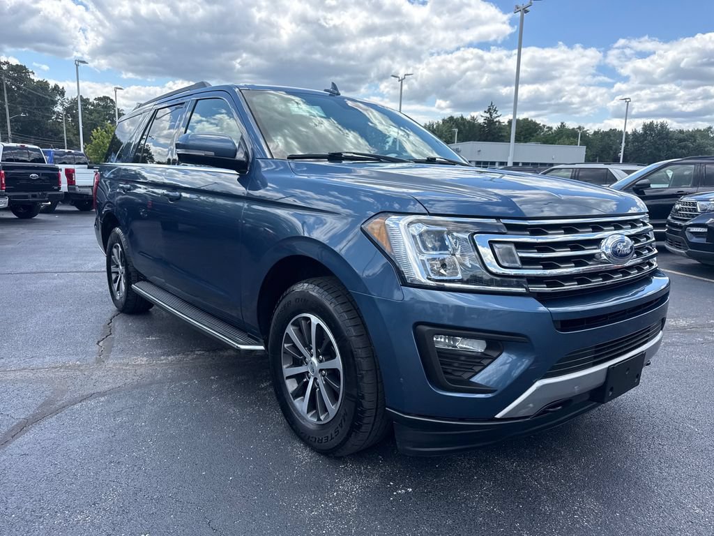 Used 2019 Ford Expedition XLT w/ Equipment Group 202A AWD/4WD image 4