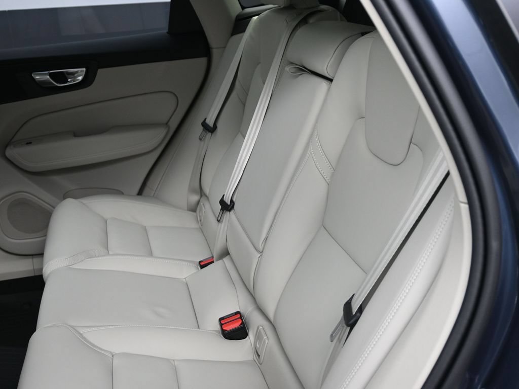 New 2026 Volvo XC60 T8 Ultra w/ Protection Package Premier AWD/4WD image 14