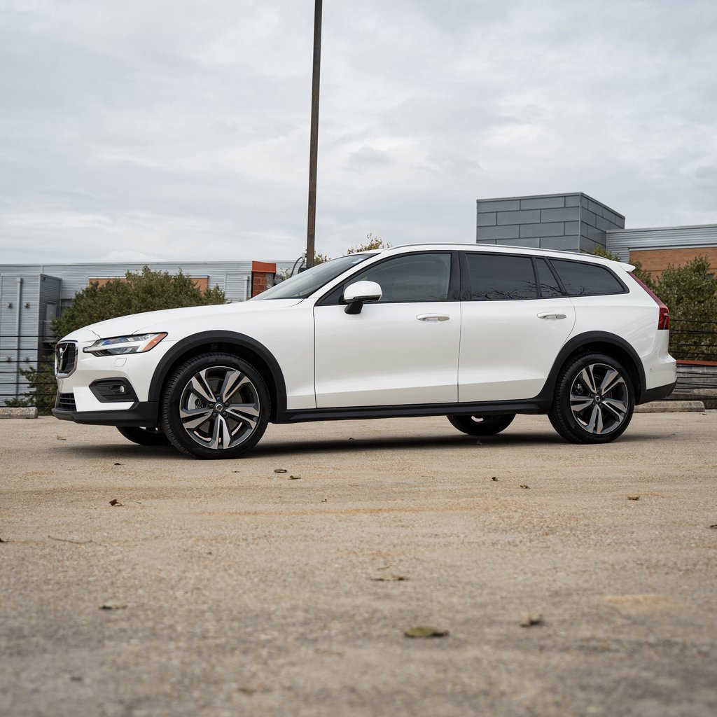 Certified 2025 Volvo V60 B5 Cross Country Plus image 3