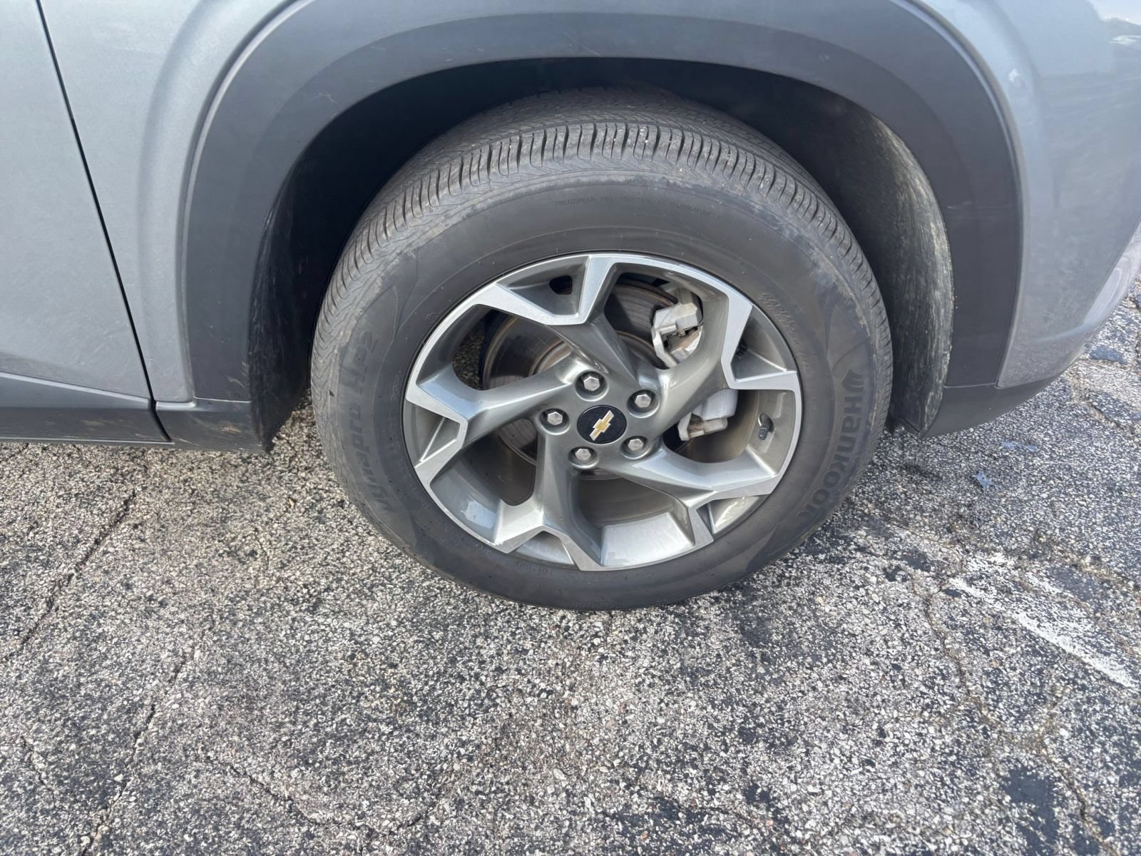 Used 2025 Chevrolet Trax LT FWD image 30