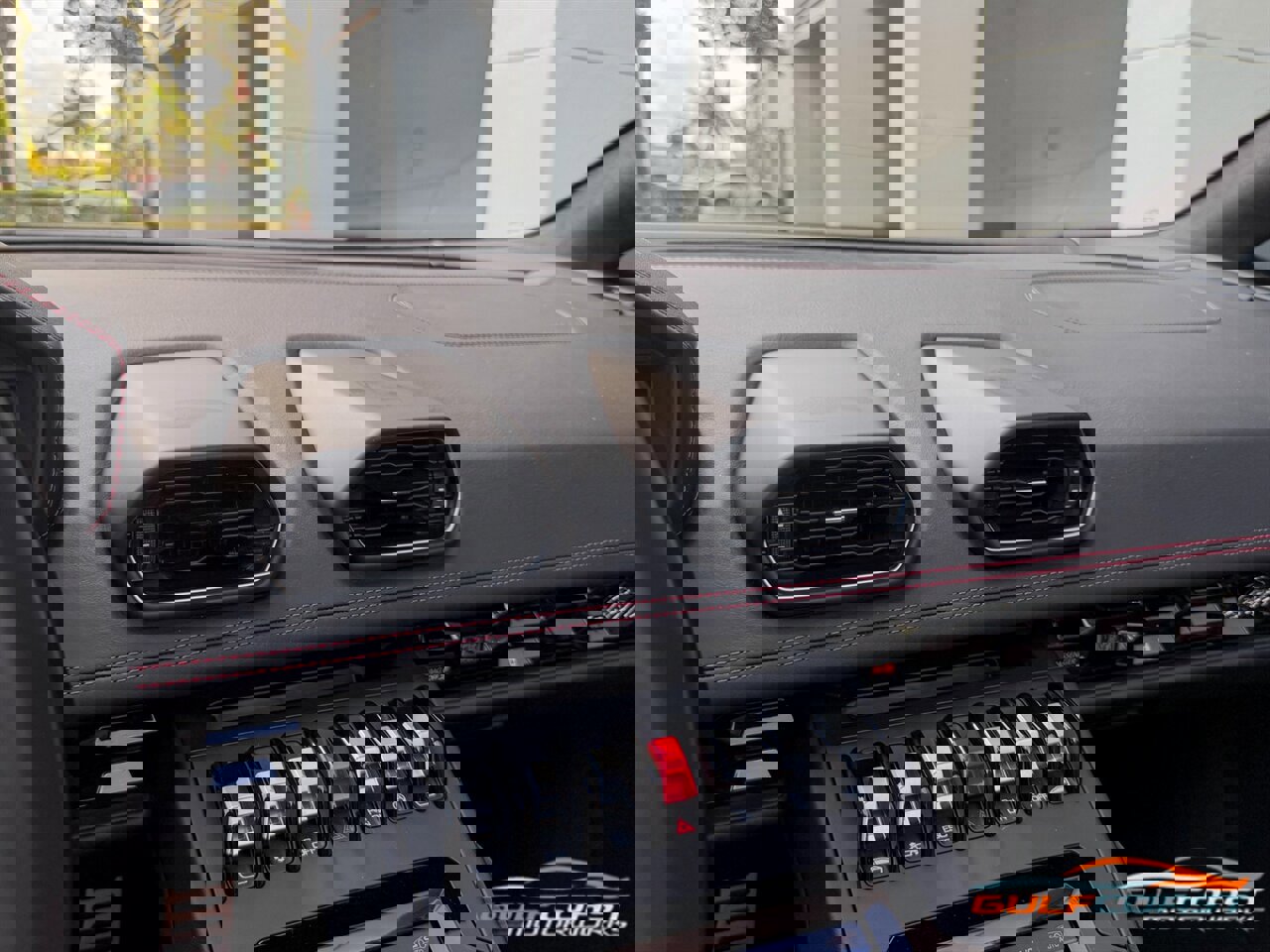 Used 2020 Lamborghini Huracan EVO image 16