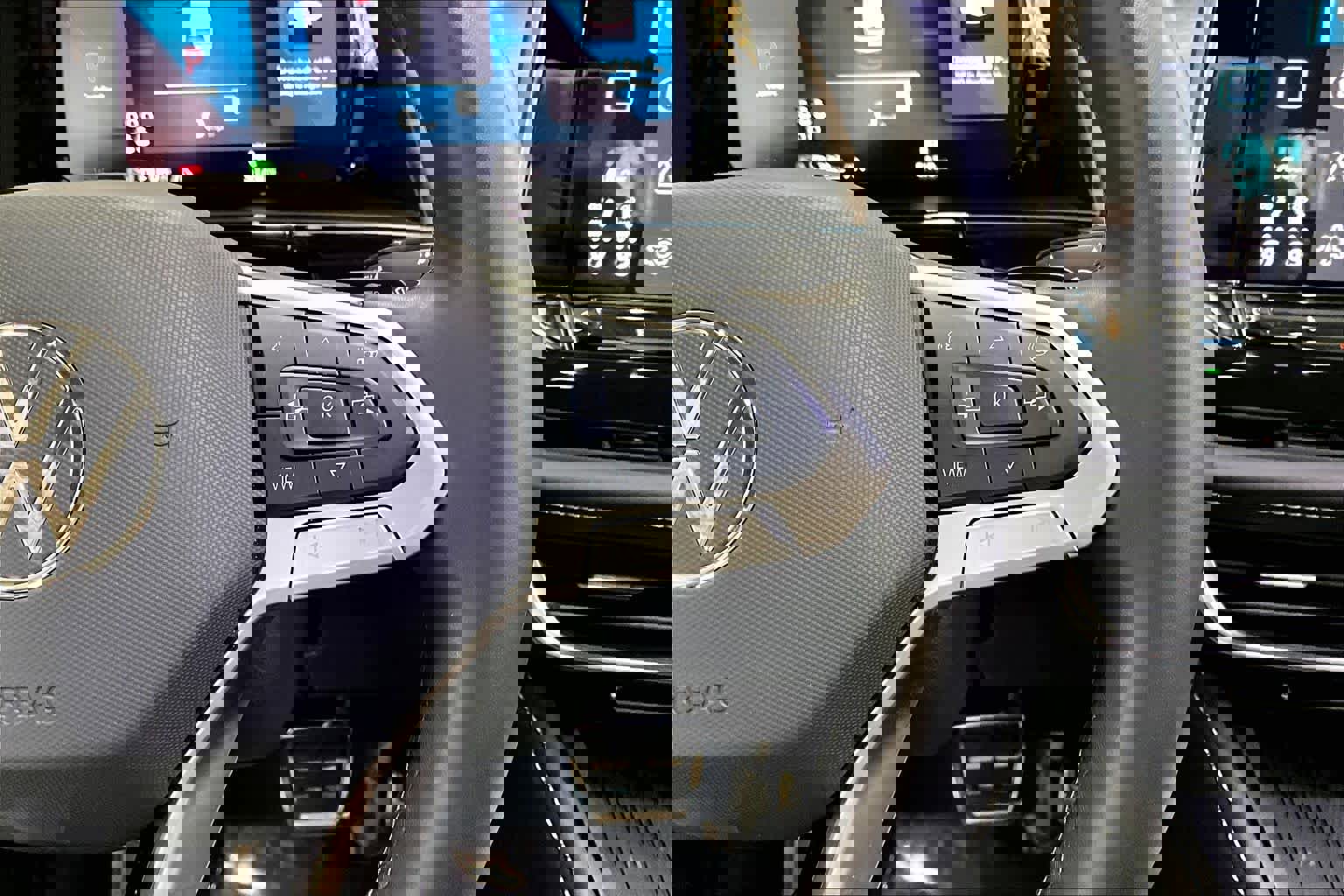 Used 2025 Volkswagen Atlas SEL Premium R-Line image 21