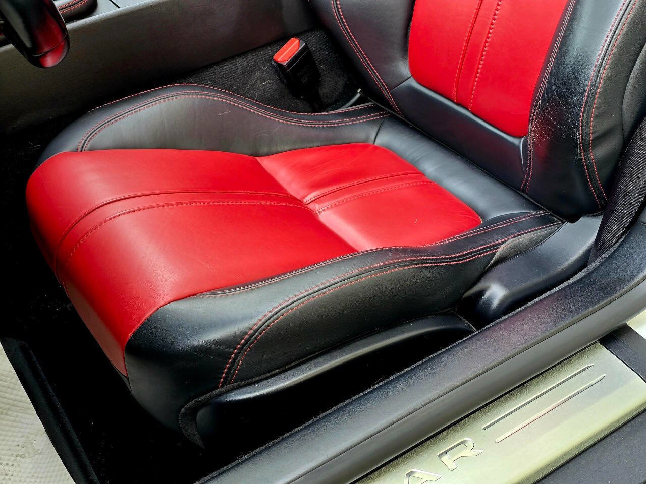 Used 2016 Jaguar F-TYPE R image 77