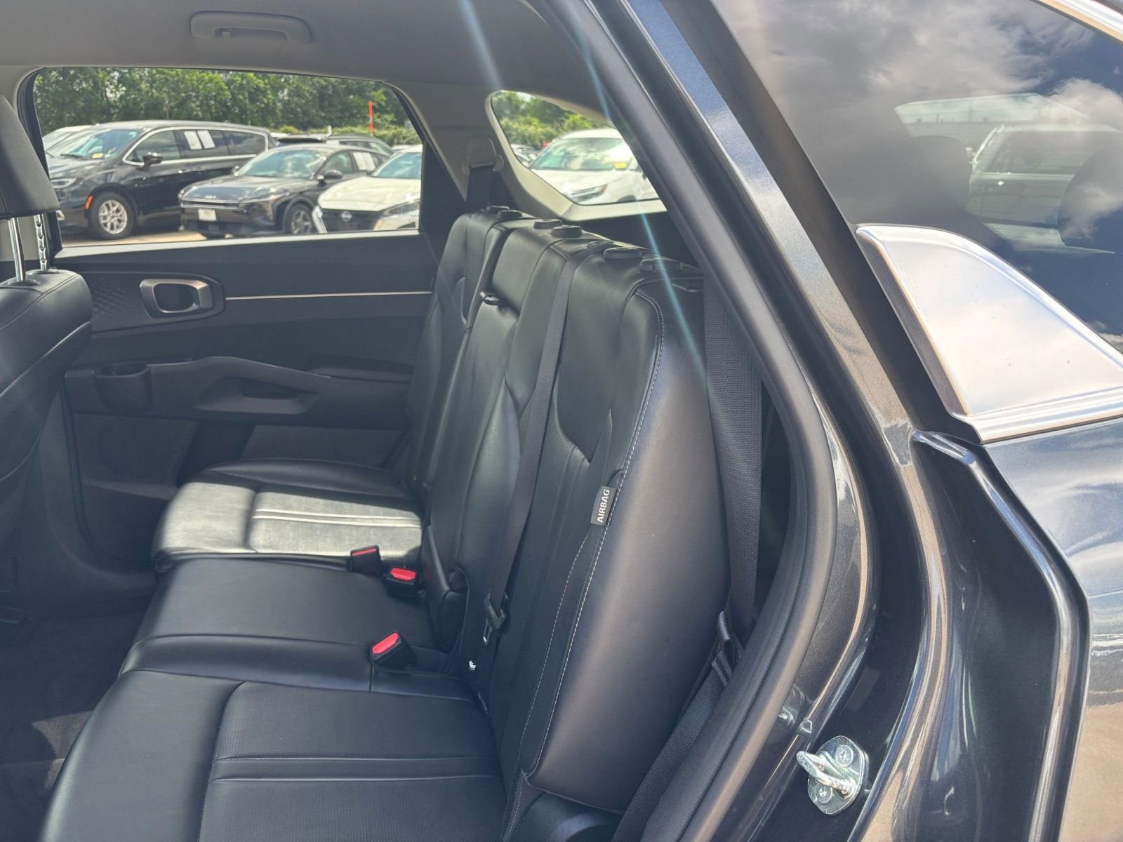 Used 2024 Kia Sorento S FWD image 40