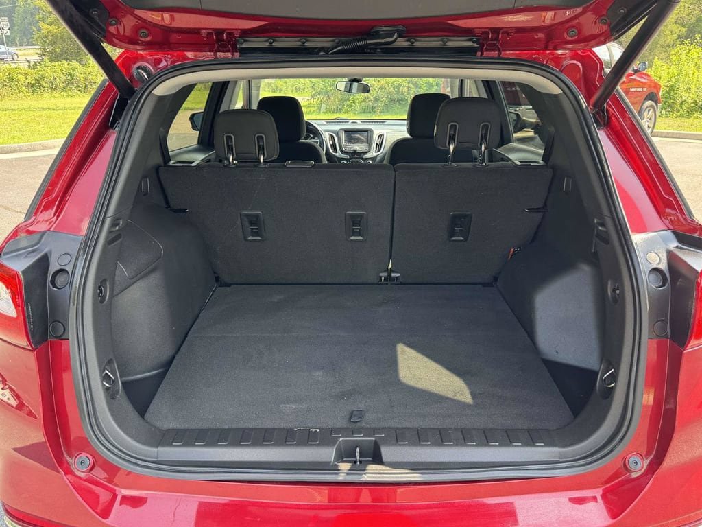 Used 2020 Chevrolet Equinox LT w/ Driver Convenience Package FWD image 18