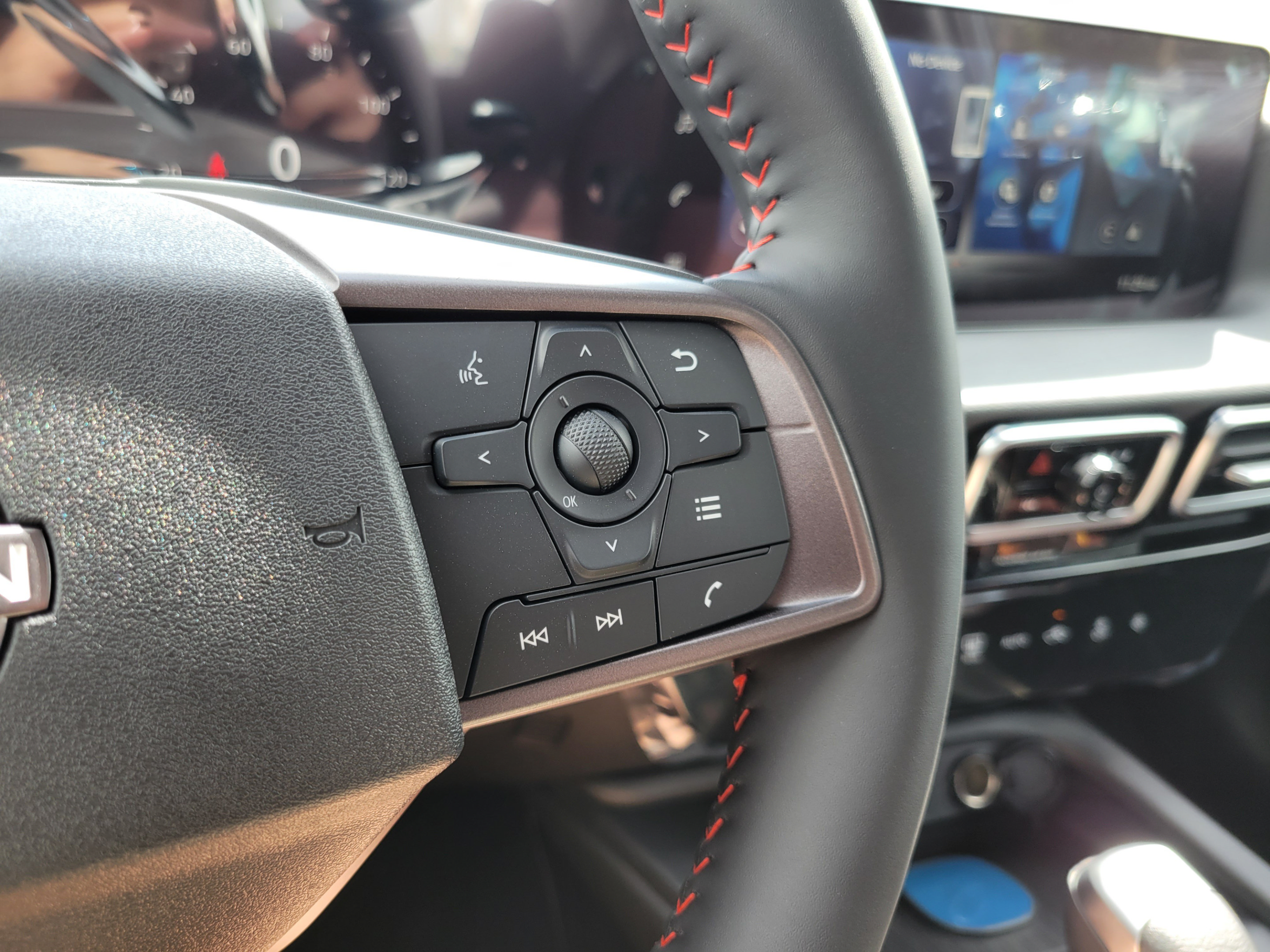 New 2027 Nissan Sentra SR w/ Floor Mat Package FWD image 22