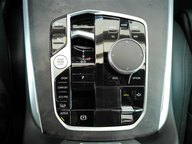 Used 2023 BMW X7 xDrive40i w/ M Sport Package AWD/4WD image 60