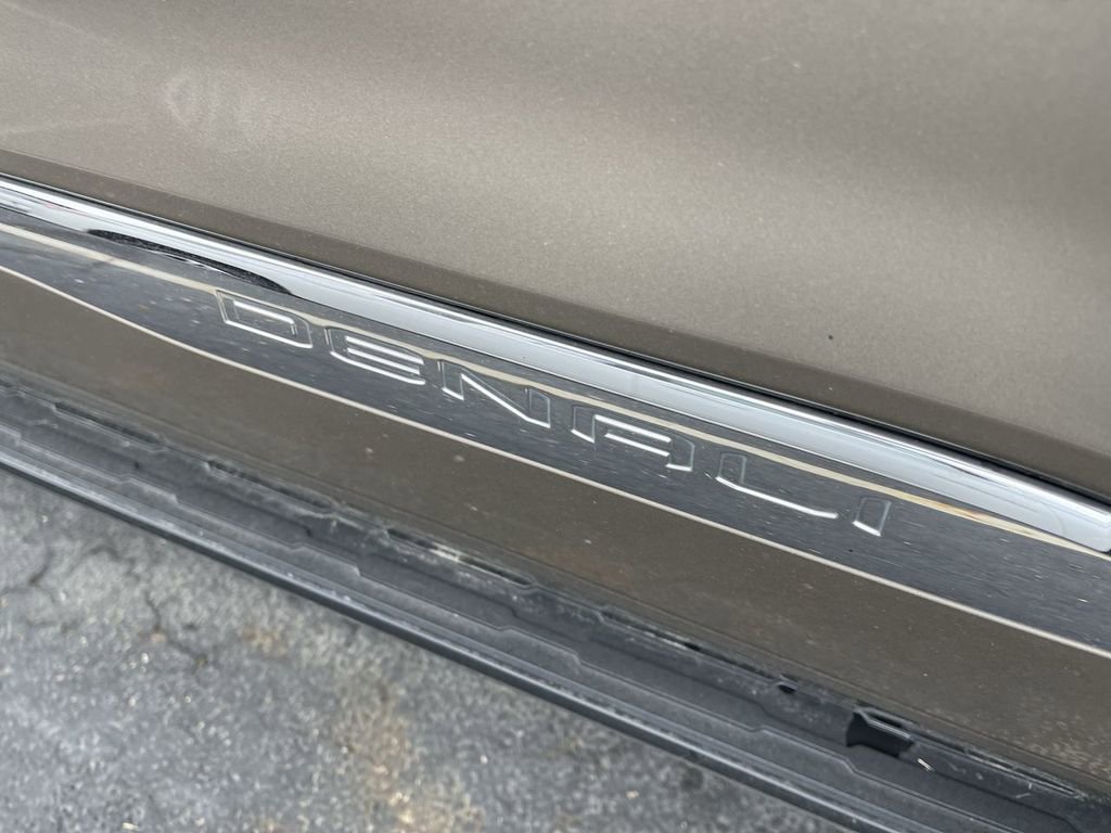 Used 2022 GMC Acadia Denali w/ Denali Ultimate Package image 21