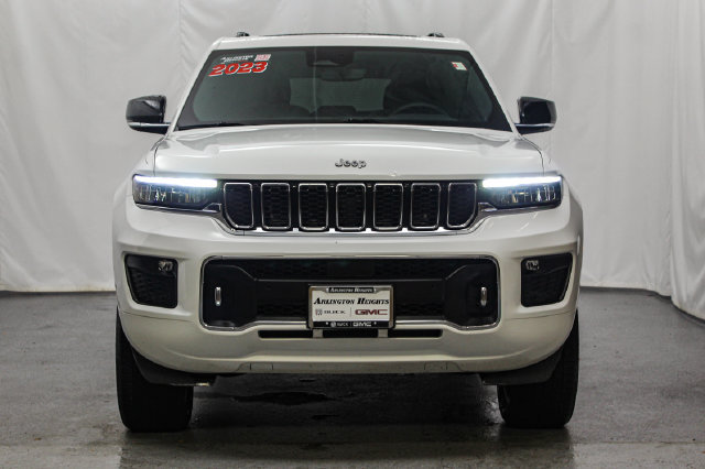 Used 2023 Jeep Grand Cherokee Overland AWD/4WD image 4