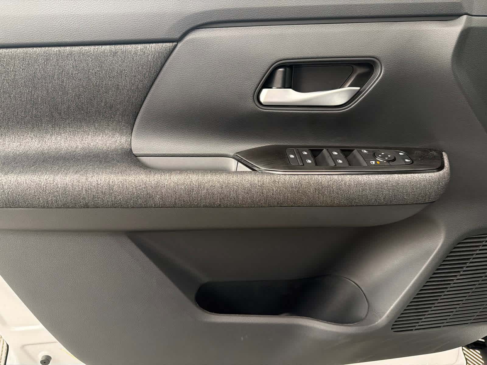 New 2026 Nissan Kicks SV image 22