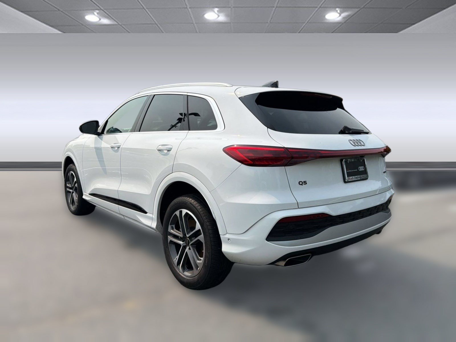 Certified 2025 Audi Q5 Premium w/ Convenience Package AWD/4WD image 3