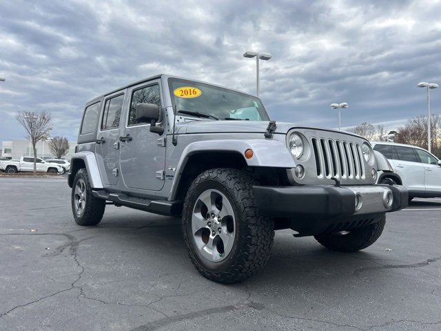 Used 2016 Jeep Wrangler Unlimited Sahara w/ Connectivity Group image 3