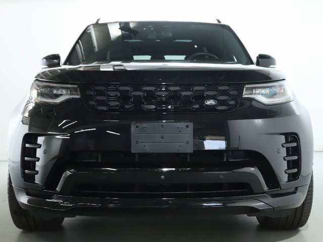 Used 2024 Land Rover Discovery Dynamic SE image 13