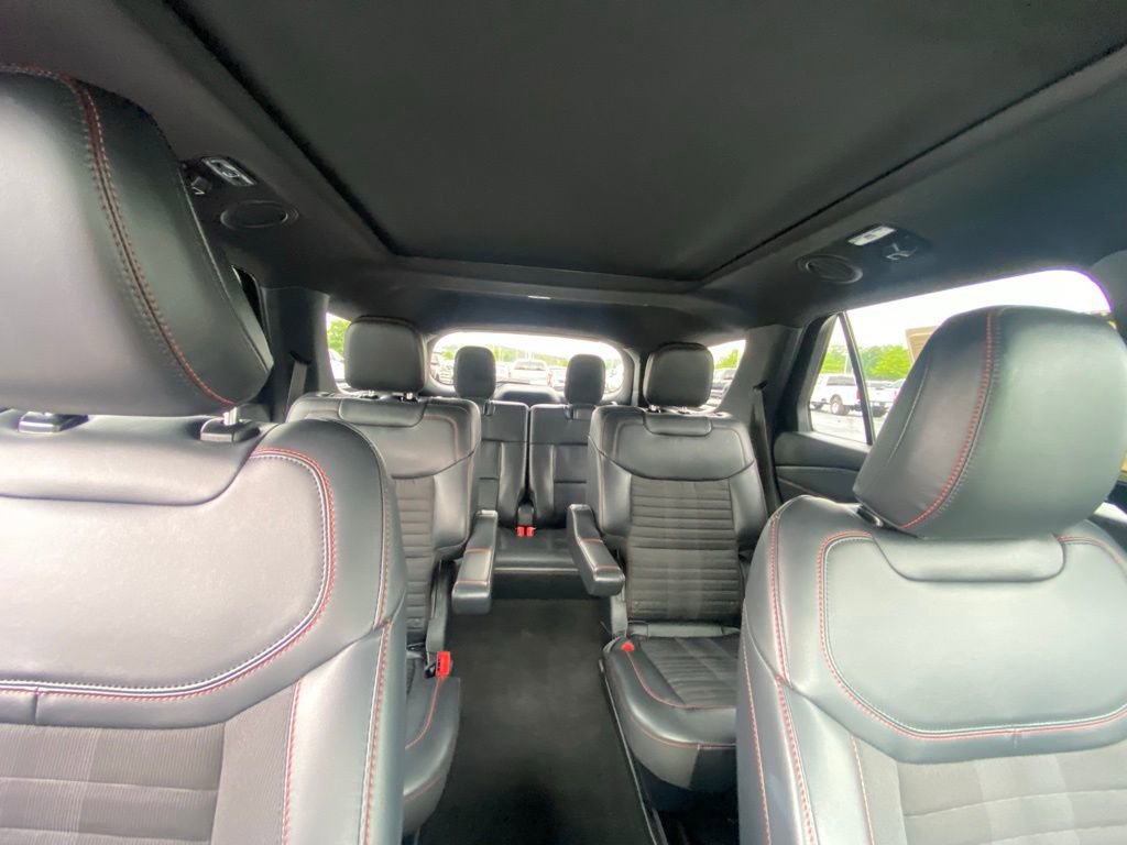 Certified 2025 Ford Explorer ST-Line image 30