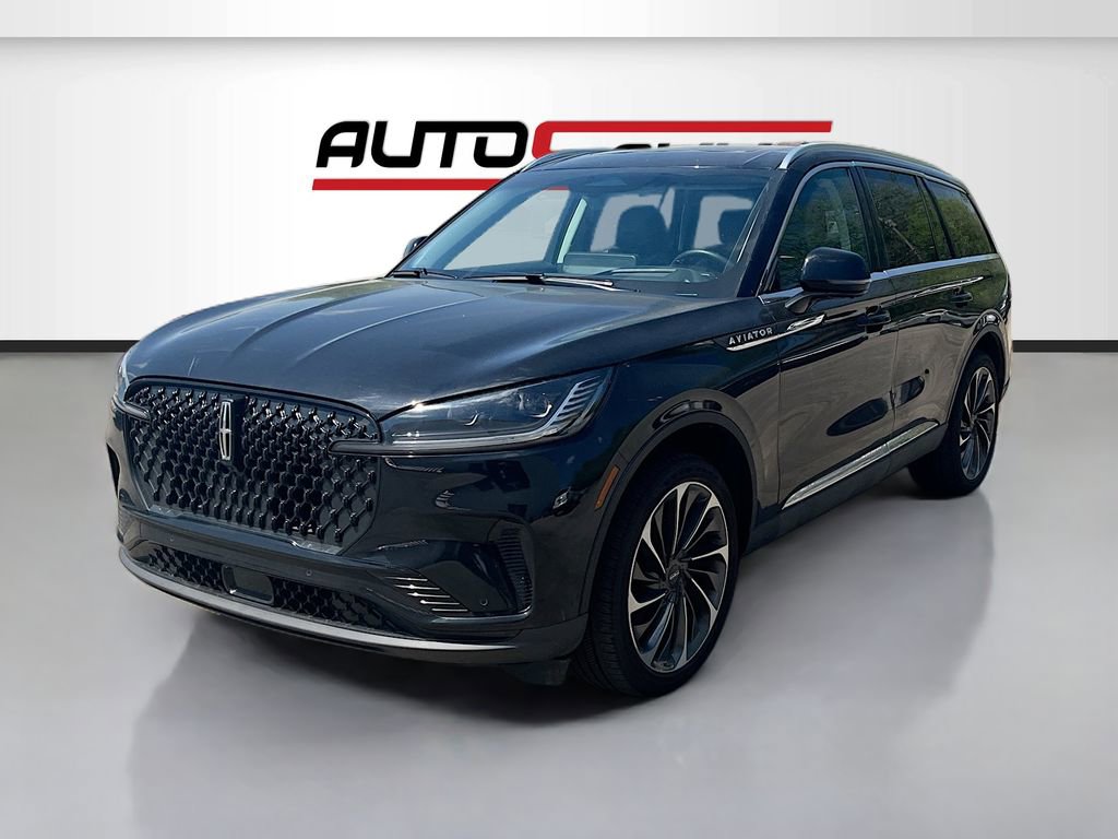 Used 2025 Lincoln Aviator Reserve w/ Equipment Group 201A image 3