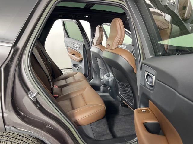 Used 2023 Volvo XC60 B5 Plus w/ Protection Package Premier FWD image 48