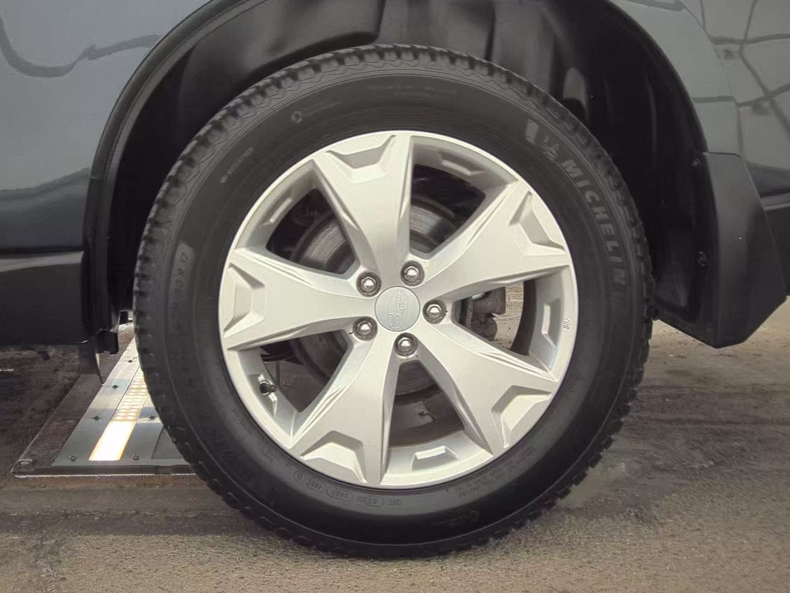 Used 2016 Subaru Forester 2.5i w/ Alloy Wheel Package image 12