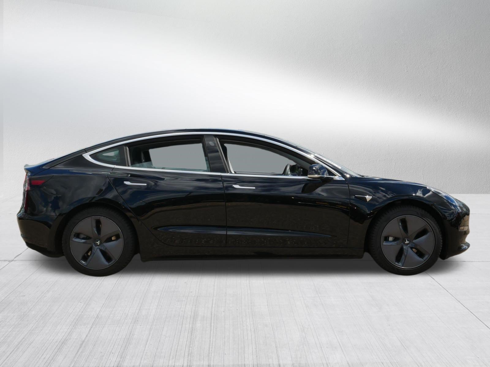 Used 2020 Tesla Model 3 Standard Range RWD image 8
