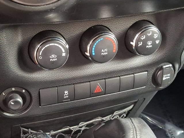 Used 2012 Jeep Wrangler Unlimited Sport AWD/4WD image 19