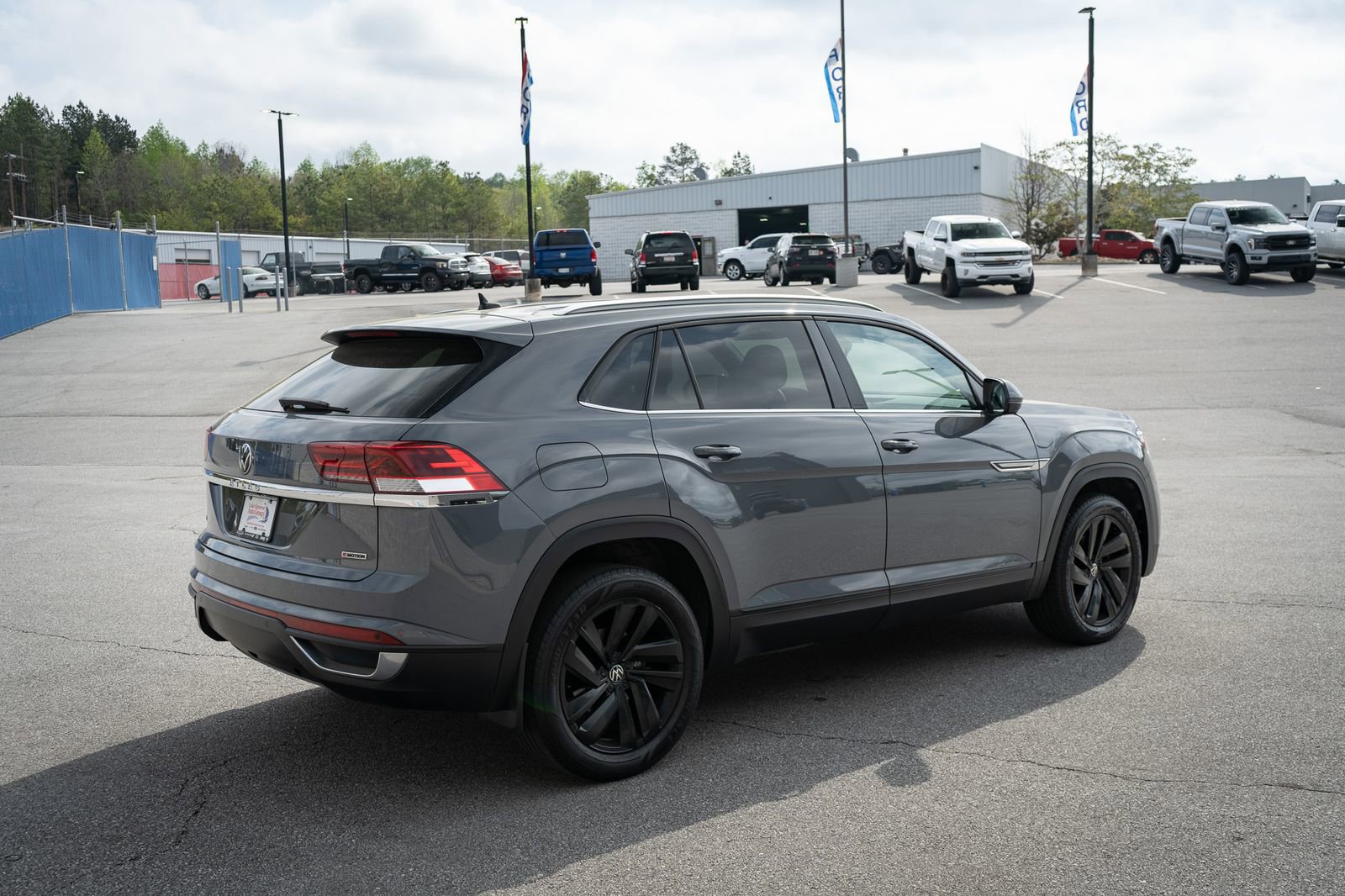 Used 2022 Volkswagen Atlas Cross Sport SE AWD/4WD image 10