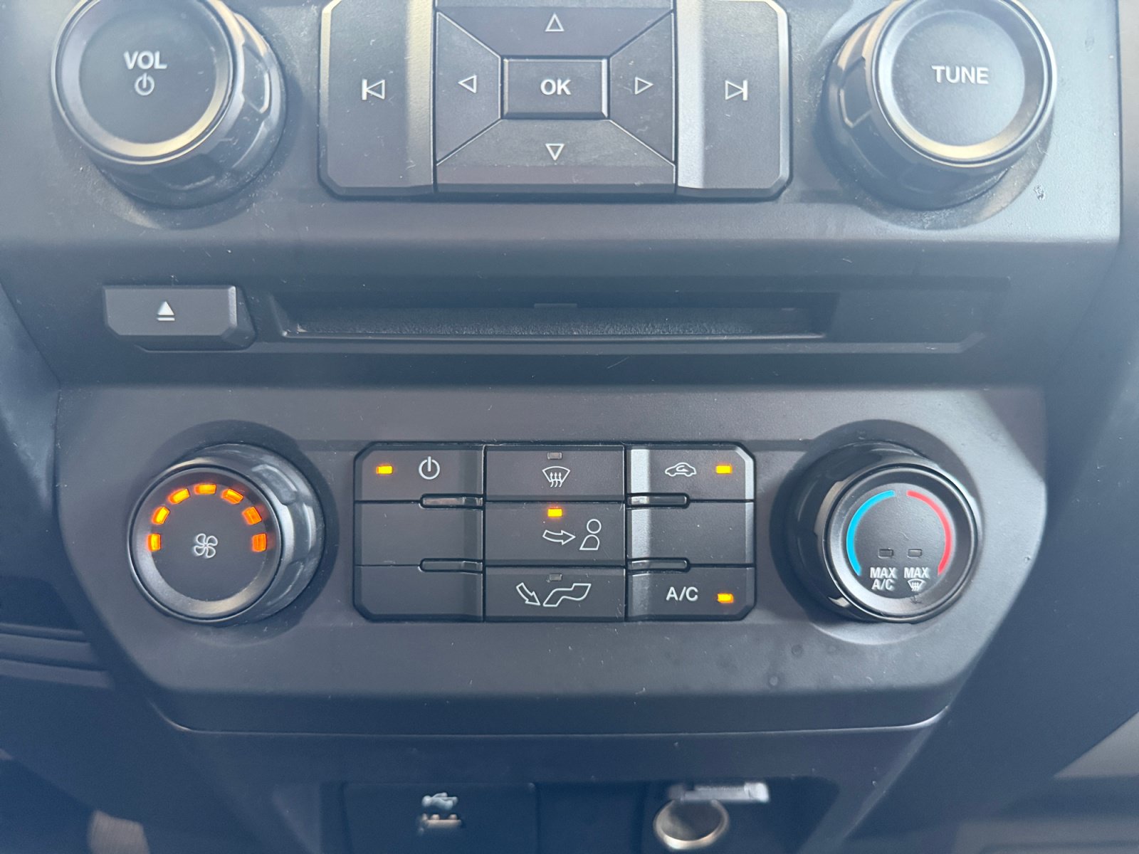 Used 2017 Ford F150 XL w/ Equipment Group 101A Mid RWD image 17