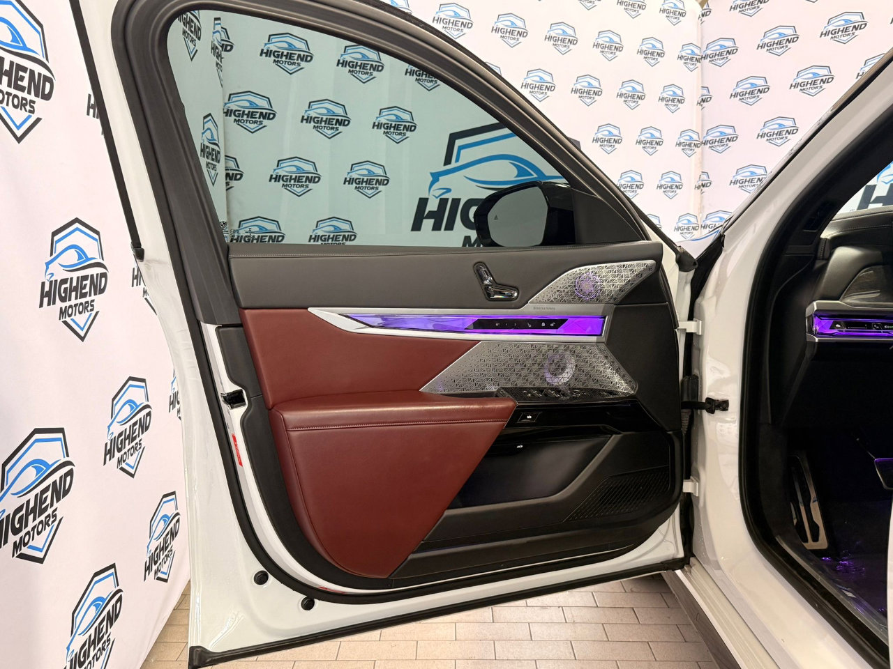 Used 2023 BMW 760i xDrive w/ Executive Package image 11