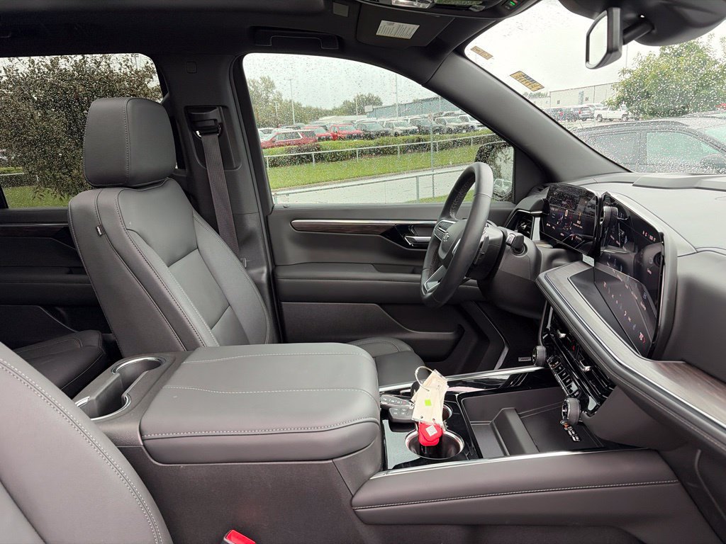 Used 2026 Chevrolet Tahoe Z71 w/ Comfort Package AWD/4WD image 30