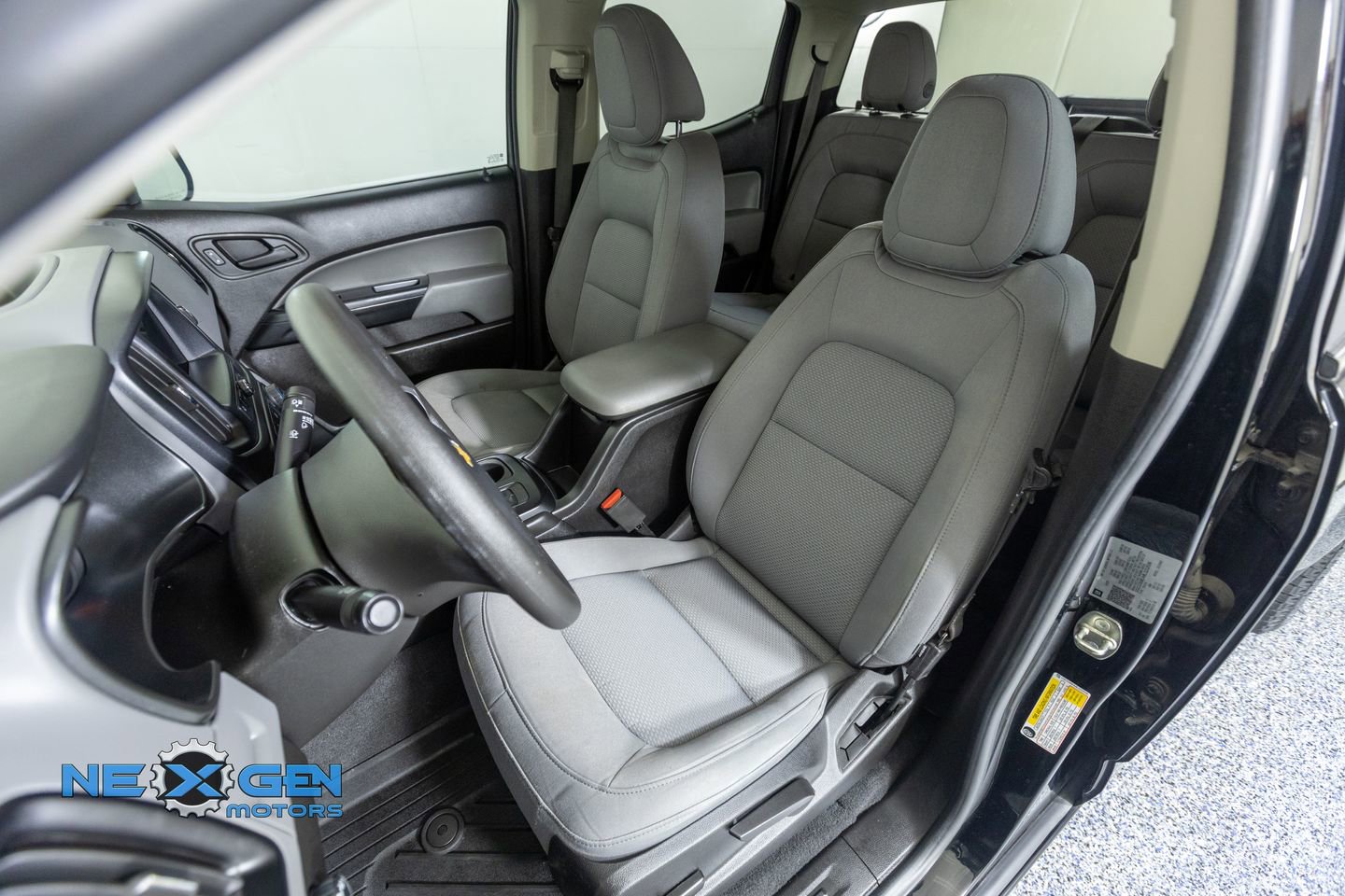 Used 2020 Chevrolet Colorado W/T w/ WT Convenience Package RWD image 24