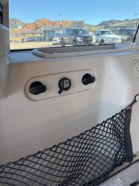 Used 2006 Jeep Commander Limited image 35