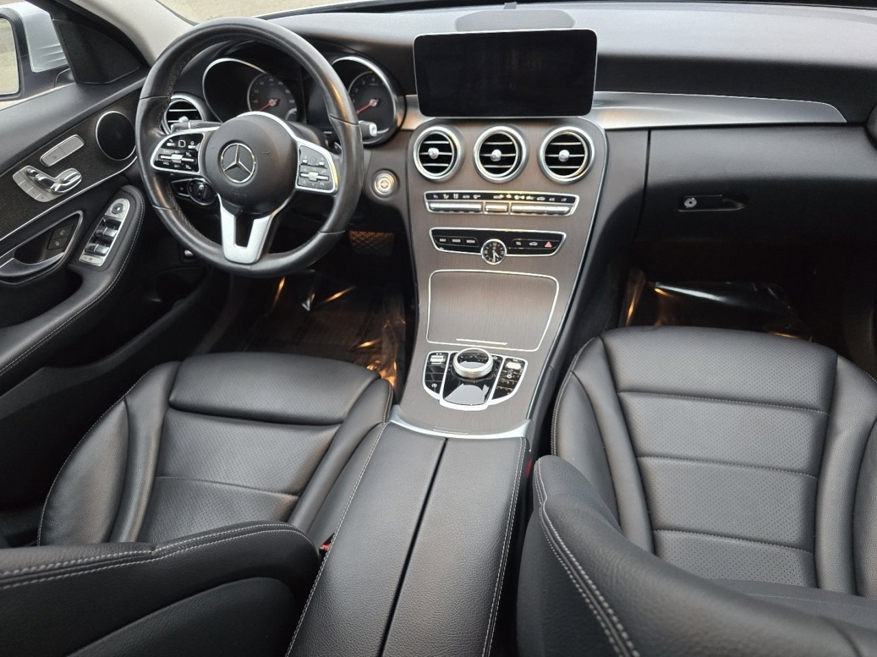Used 2020 Mercedes-Benz C 300 4MATIC Sedan image 23