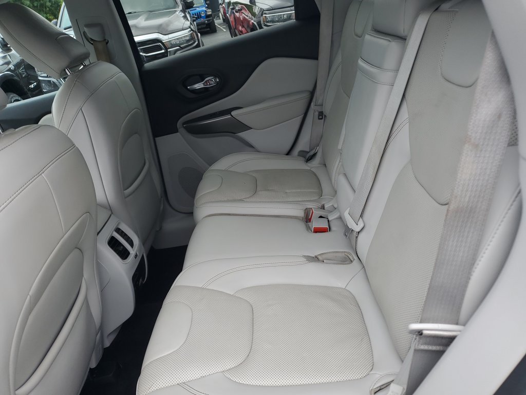 Certified 2019 Jeep Cherokee Limited w/ Luxury Group FWD image 12