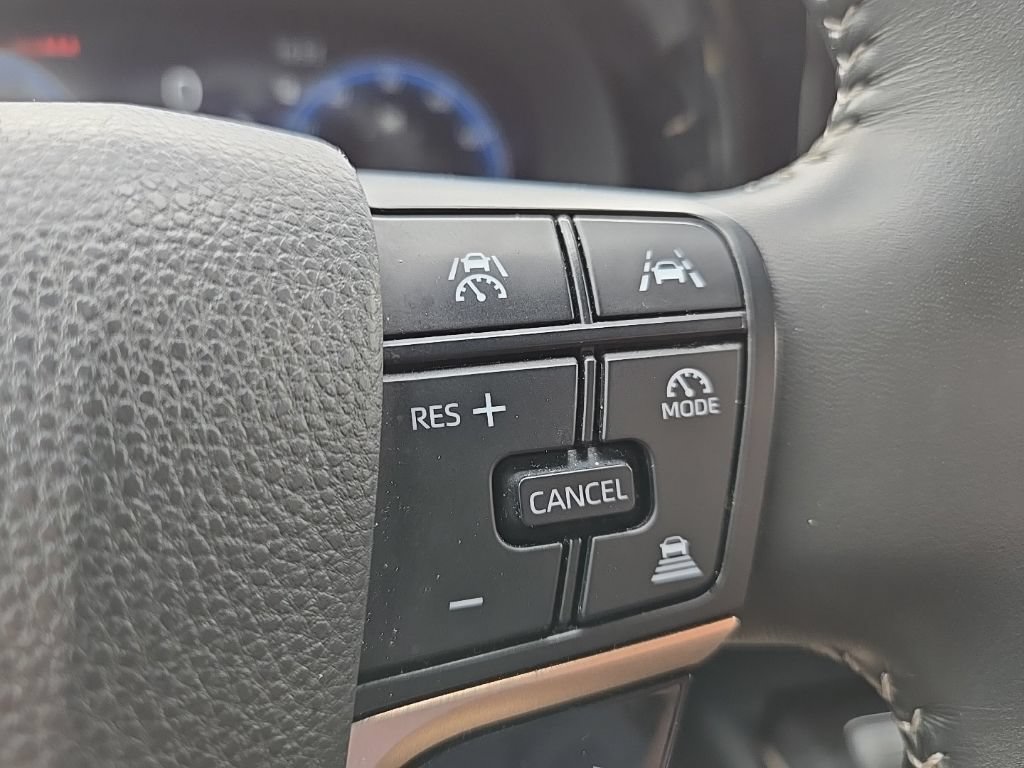 Used 2024 Toyota Crown AWD/4WD image 17