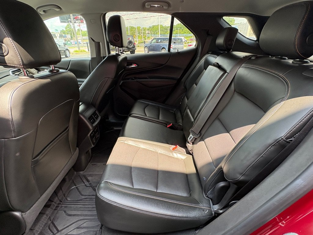 Used 2018 Chevrolet Equinox Premier FWD image 12