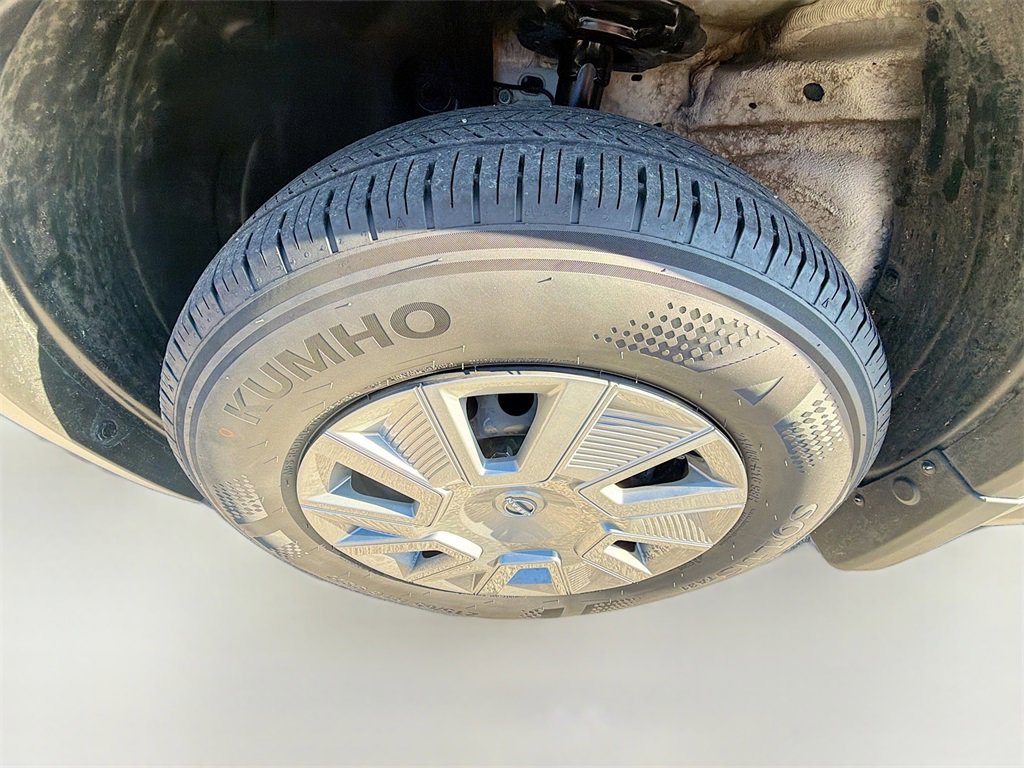 Used 2025 Nissan Kicks S image 34