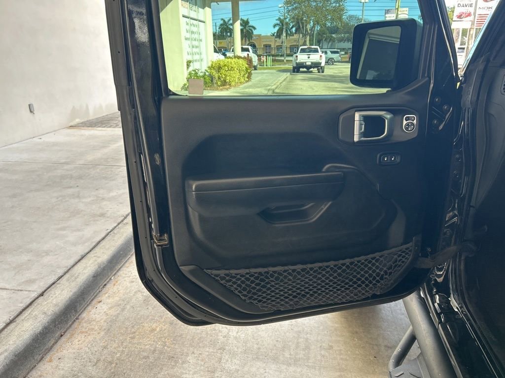 Used 2023 Jeep Gladiator Sport image 37