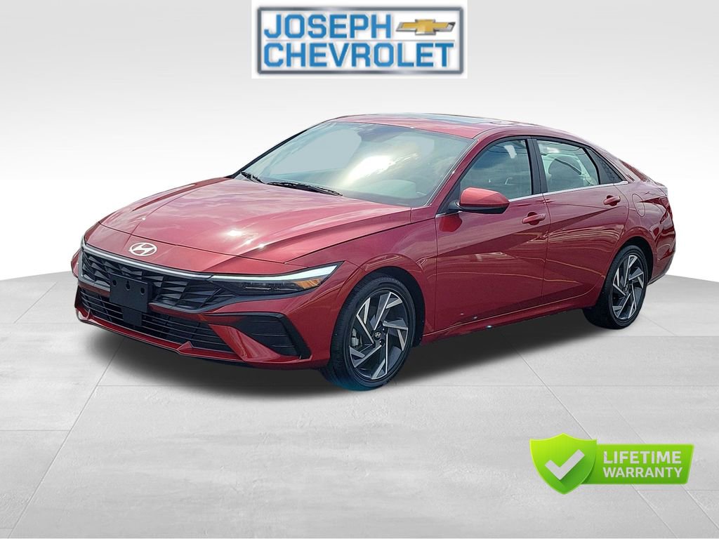 Used 2025 Hyundai Elantra SEL FWD image 2