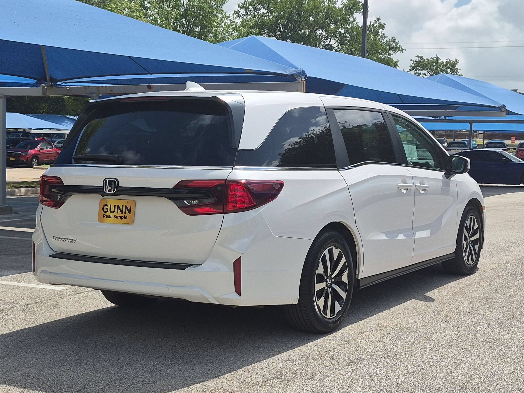 Certified 2025 Honda Odyssey EX-L image 3