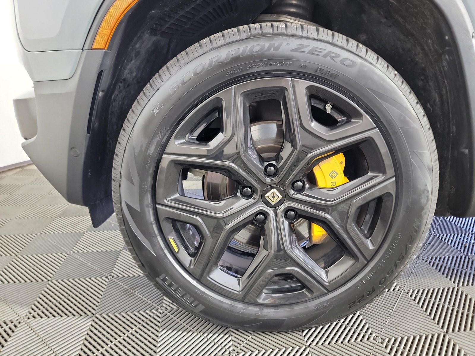 Used 2022 Rivian R1T Adventure AWD/4WD image 9